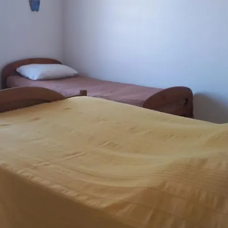 Maison Bord De *