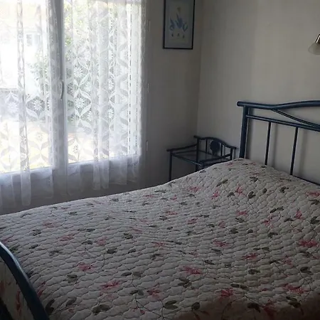 Maison Bord De *