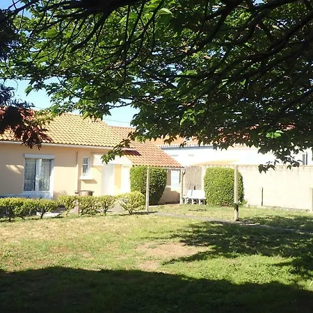 Maison Bord De *